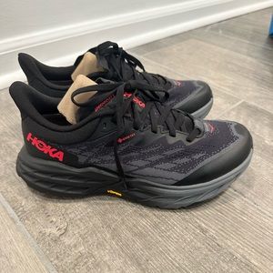 Hoka Speedgoat 5 sneakers